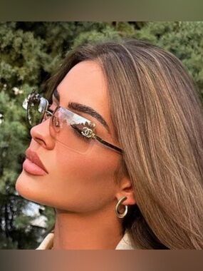 LIKE NEW 💫 VINTAGE CHANEL RARE RIMLESS Mirror Swarovski gold sunglasses